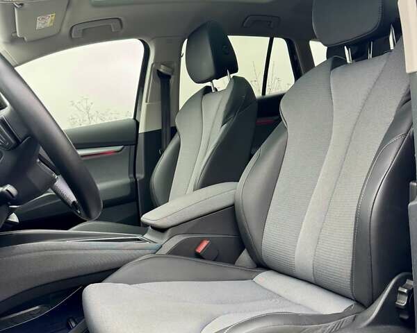 Черный Шкода Enyaq iV, объемом двигателя 0 л и пробегом 269 тыс. км за 16800 $, фото 43 на Automoto.ua