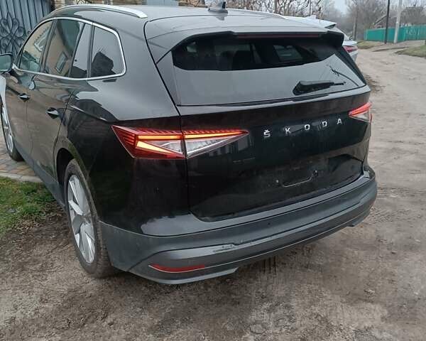 Черный Шкода Enyaq iV, объемом двигателя 0 л и пробегом 214 тыс. км за 16000 $, фото 4 на Automoto.ua