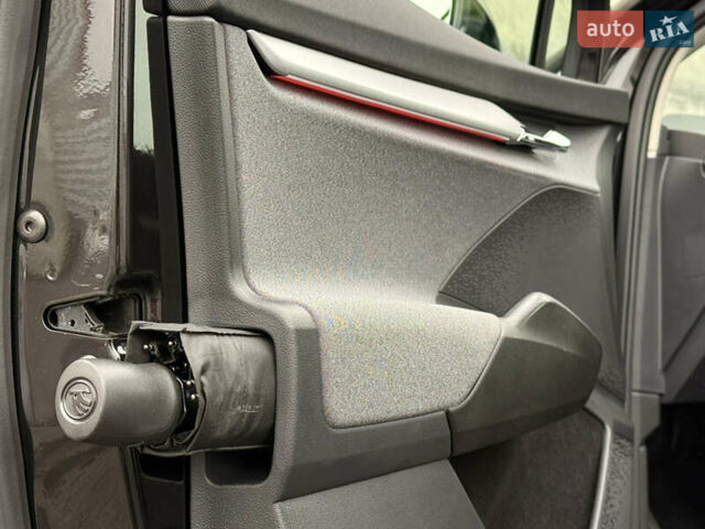 Черный Шкода Enyaq iV, объемом двигателя 0 л и пробегом 113 тыс. км за 27920 $, фото 27 на Automoto.ua