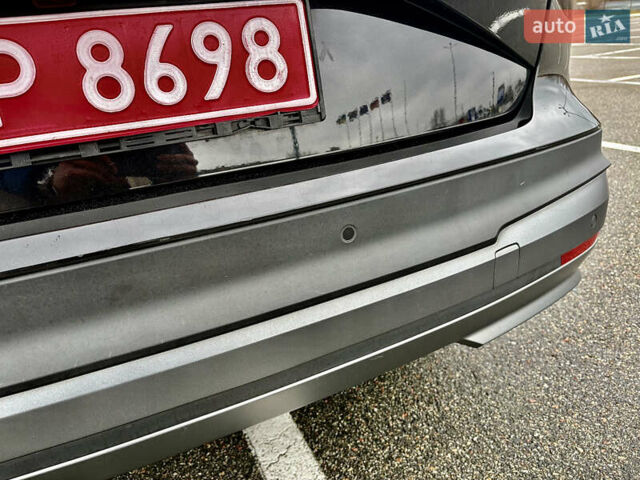 Черный Шкода Enyaq iV, объемом двигателя 0 л и пробегом 186 тыс. км за 18950 $, фото 52 на Automoto.ua