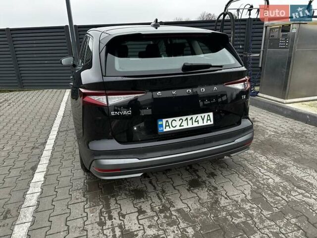 Черный Шкода Enyaq iV, объемом двигателя 0 л и пробегом 51 тыс. км за 21300 $, фото 6 на Automoto.ua