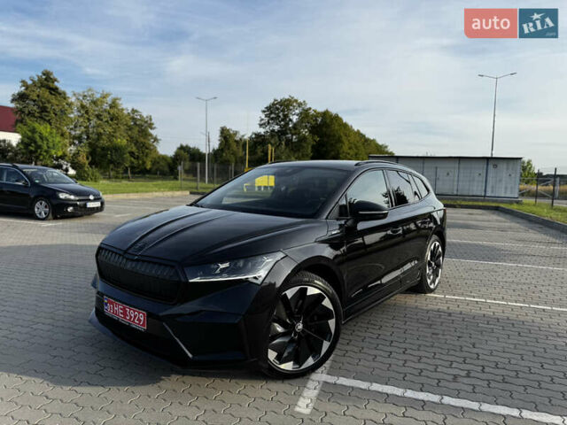 Черный Шкода Enyaq iV, объемом двигателя 0 л и пробегом 49 тыс. км за 28250 $, фото 1 на Automoto.ua