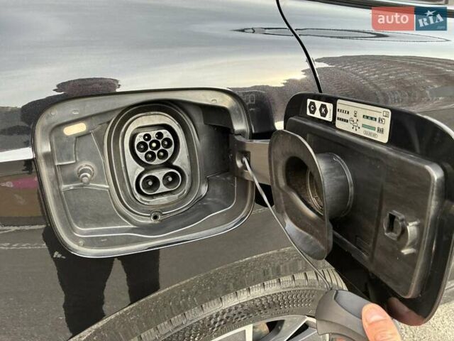 Черный Шкода Enyaq iV, объемом двигателя 0 л и пробегом 144 тыс. км за 26999 $, фото 55 на Automoto.ua