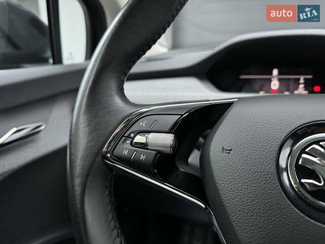 Черный Шкода Enyaq iV, объемом двигателя 0 л и пробегом 160 тыс. км за 18700 $, фото 71 на Automoto.ua