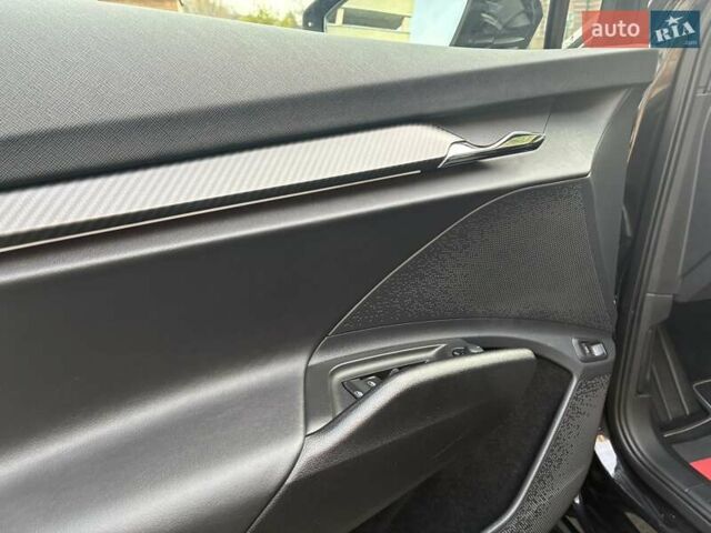 Черный Шкода Enyaq iV, объемом двигателя 0 л и пробегом 144 тыс. км за 26999 $, фото 109 на Automoto.ua