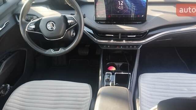 Черный Шкода Enyaq iV, объемом двигателя 0 л и пробегом 198 тыс. км за 19999 $, фото 17 на Automoto.ua