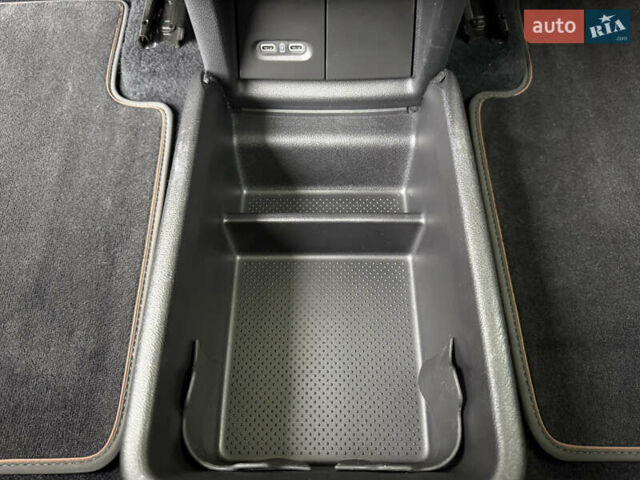 Черный Шкода Enyaq iV, объемом двигателя 0 л и пробегом 111 тыс. км за 27400 $, фото 98 на Automoto.ua