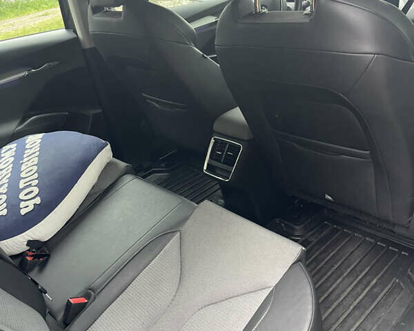 Черный Шкода Enyaq iV, объемом двигателя 0 л и пробегом 150 тыс. км за 20800 $, фото 11 на Automoto.ua