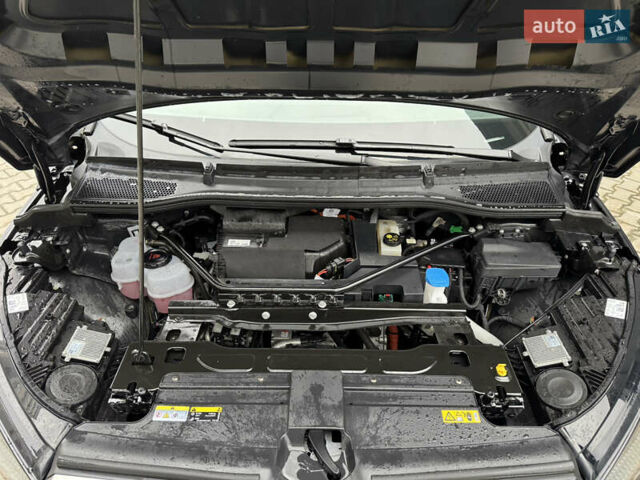 Черный Шкода Enyaq iV, объемом двигателя 0 л и пробегом 160 тыс. км за 18700 $, фото 42 на Automoto.ua