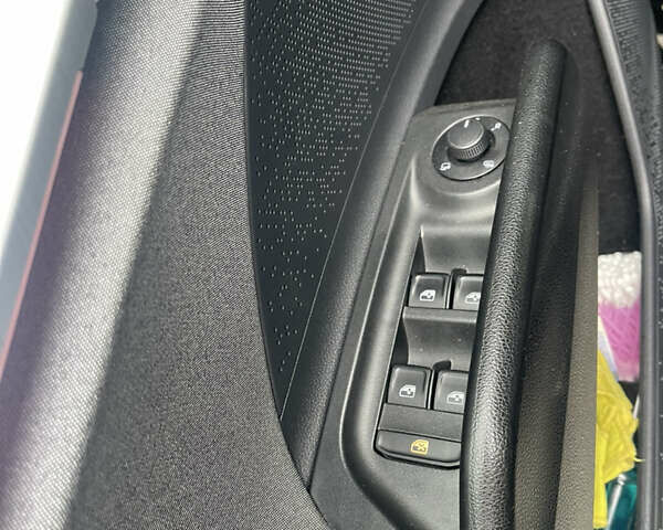 Черный Шкода Enyaq iV, объемом двигателя 0 л и пробегом 150 тыс. км за 20800 $, фото 9 на Automoto.ua