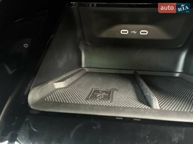 Черный Шкода Enyaq iV, объемом двигателя 0 л и пробегом 144 тыс. км за 26999 $, фото 102 на Automoto.ua