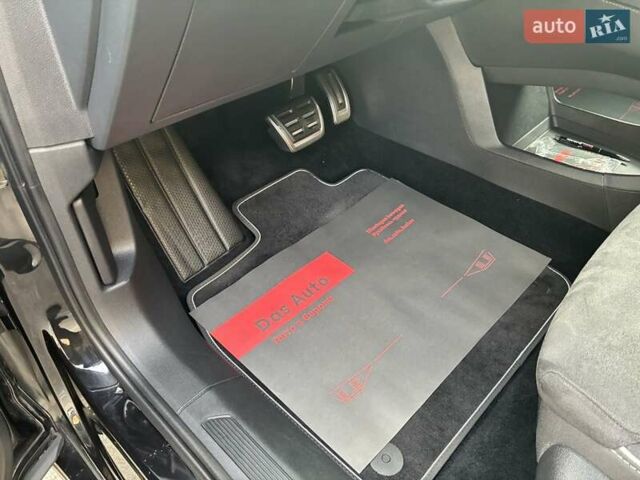 Черный Шкода Enyaq iV, объемом двигателя 0 л и пробегом 144 тыс. км за 26999 $, фото 112 на Automoto.ua