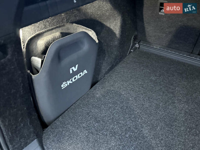 Черный Шкода Enyaq iV, объемом двигателя 0 л и пробегом 163 тыс. км за 24600 $, фото 23 на Automoto.ua