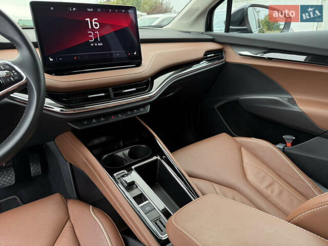 Черный Шкода Enyaq iV, объемом двигателя 0 л и пробегом 111 тыс. км за 28400 $, фото 91 на Automoto.ua