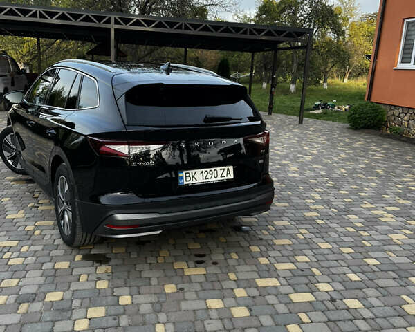 Чорний Шкода Enyaq iV, об'ємом двигуна 0 л та пробігом 70 тис. км за 27900 $, фото 5 на Automoto.ua