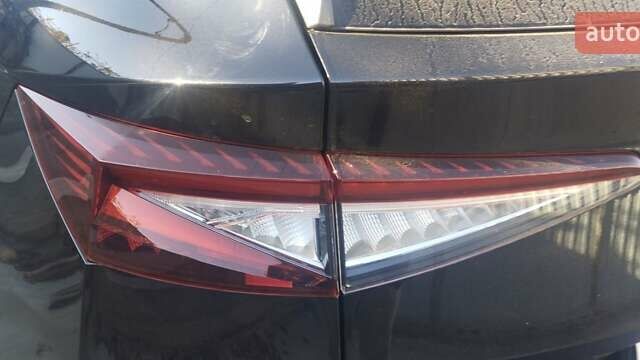 Черный Шкода Enyaq iV, объемом двигателя 0 л и пробегом 198 тыс. км за 19999 $, фото 5 на Automoto.ua