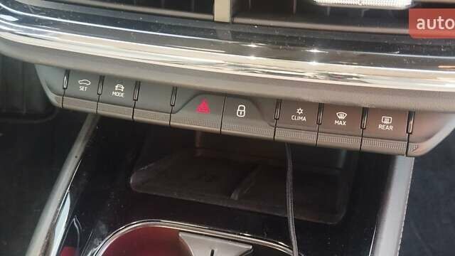 Черный Шкода Enyaq iV, объемом двигателя 0 л и пробегом 198 тыс. км за 19999 $, фото 14 на Automoto.ua