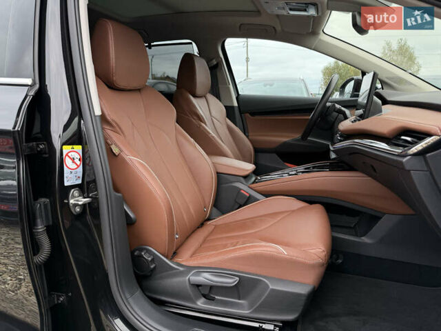 Черный Шкода Enyaq iV, объемом двигателя 0 л и пробегом 111 тыс. км за 27400 $, фото 116 на Automoto.ua