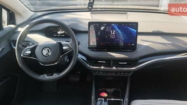 Черный Шкода Enyaq iV, объемом двигателя 0 л и пробегом 198 тыс. км за 19999 $, фото 8 на Automoto.ua