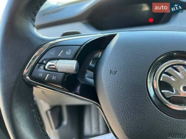 Чорний Шкода Enyaq iV, об'ємом двигуна 0 л та пробігом 6 тис. км за 25990 $, фото 19 на Automoto.ua