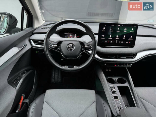 Черный Шкода Enyaq iV, объемом двигателя 0 л и пробегом 160 тыс. км за 18700 $, фото 3 на Automoto.ua