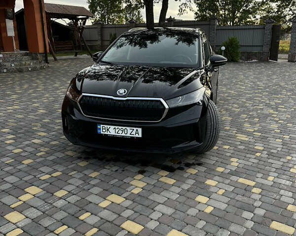 Чорний Шкода Enyaq iV, об'ємом двигуна 0 л та пробігом 70 тис. км за 27900 $, фото 6 на Automoto.ua