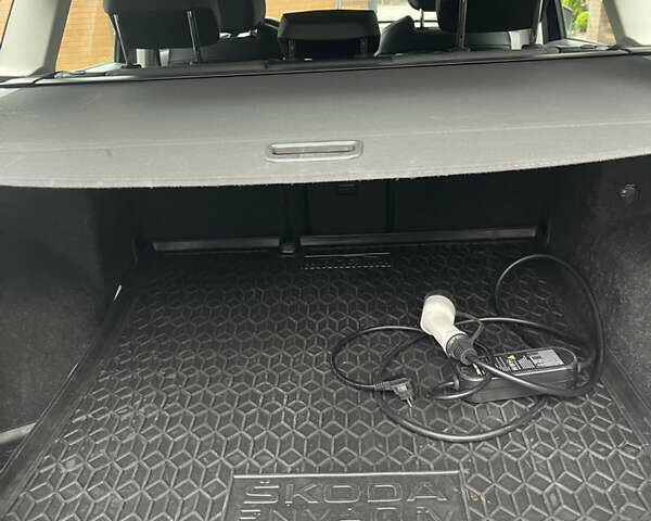 Черный Шкода Enyaq iV, объемом двигателя 0 л и пробегом 150 тыс. км за 20800 $, фото 10 на Automoto.ua