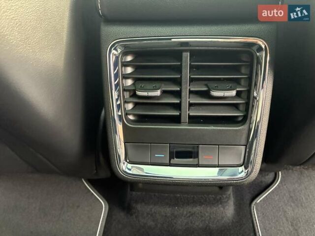 Черный Шкода Enyaq iV, объемом двигателя 0 л и пробегом 144 тыс. км за 26999 $, фото 80 на Automoto.ua