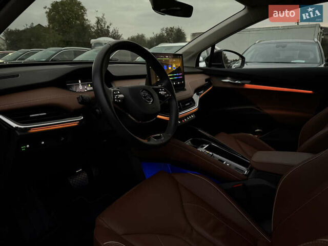 Черный Шкода Enyaq iV, объемом двигателя 0 л и пробегом 111 тыс. км за 28400 $, фото 44 на Automoto.ua