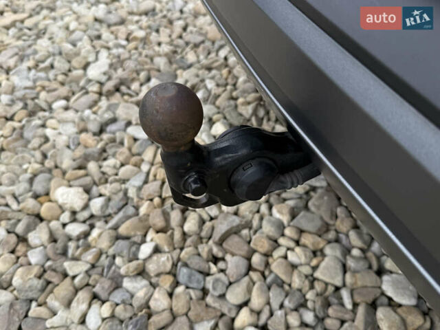 Черный Шкода Enyaq iV, объемом двигателя 0 л и пробегом 111 тыс. км за 28400 $, фото 109 на Automoto.ua