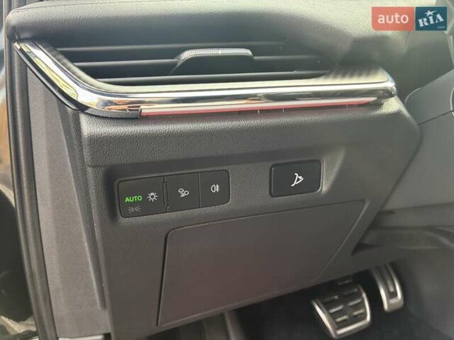 Черный Шкода Enyaq iV, объемом двигателя 0 л и пробегом 144 тыс. км за 26999 $, фото 116 на Automoto.ua