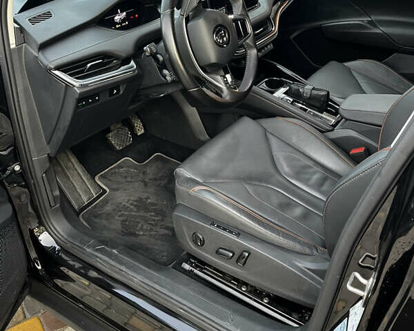 Чорний Шкода Enyaq iV, об'ємом двигуна 0 л та пробігом 70 тис. км за 27900 $, фото 7 на Automoto.ua