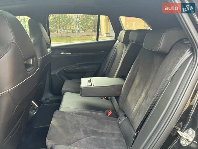 Черный Шкода Enyaq iV, объемом двигателя 0 л и пробегом 144 тыс. км за 26999 $, фото 83 на Automoto.ua