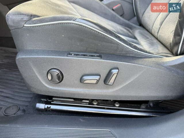 Черный Шкода Enyaq iV, объемом двигателя 0 л и пробегом 172 тыс. км за 24900 $, фото 10 на Automoto.ua