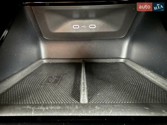 Черный Шкода Enyaq iV, объемом двигателя 0 л и пробегом 111 тыс. км за 27400 $, фото 89 на Automoto.ua