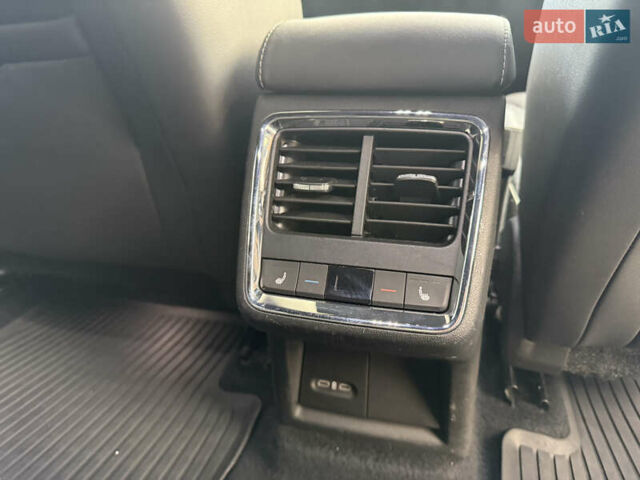 Черный Шкода Enyaq iV, объемом двигателя 0 л и пробегом 172 тыс. км за 24900 $, фото 14 на Automoto.ua