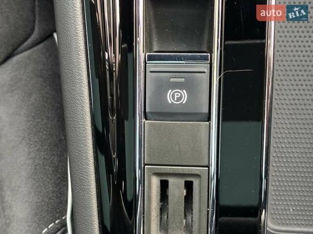 Черный Шкода Enyaq iV, объемом двигателя 0 л и пробегом 144 тыс. км за 26999 $, фото 104 на Automoto.ua