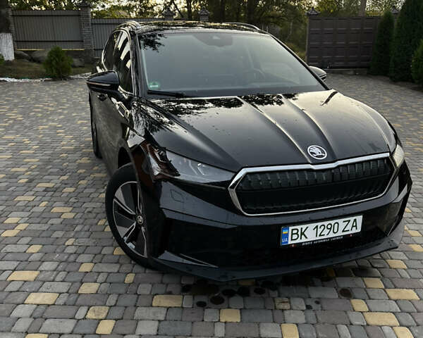 Чорний Шкода Enyaq iV, об'ємом двигуна 0 л та пробігом 70 тис. км за 27900 $, фото 4 на Automoto.ua
