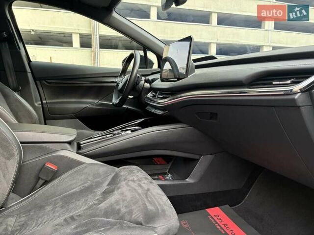 Черный Шкода Enyaq iV, объемом двигателя 0 л и пробегом 144 тыс. км за 26999 $, фото 98 на Automoto.ua