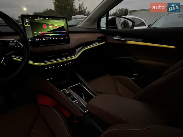 Черный Шкода Enyaq iV, объемом двигателя 0 л и пробегом 111 тыс. км за 28400 $, фото 92 на Automoto.ua