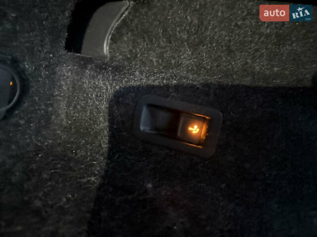 Черный Шкода Enyaq iV, объемом двигателя 0 л и пробегом 163 тыс. км за 24600 $, фото 34 на Automoto.ua