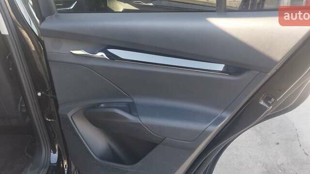 Черный Шкода Enyaq iV, объемом двигателя 0 л и пробегом 198 тыс. км за 19999 $, фото 18 на Automoto.ua