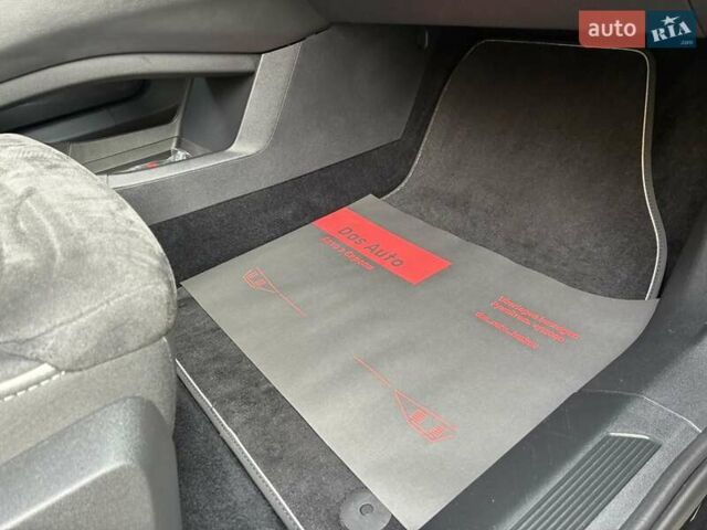 Черный Шкода Enyaq iV, объемом двигателя 0 л и пробегом 144 тыс. км за 26999 $, фото 94 на Automoto.ua