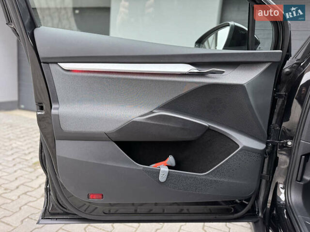 Черный Шкода Enyaq iV, объемом двигателя 0 л и пробегом 160 тыс. км за 18700 $, фото 53 на Automoto.ua