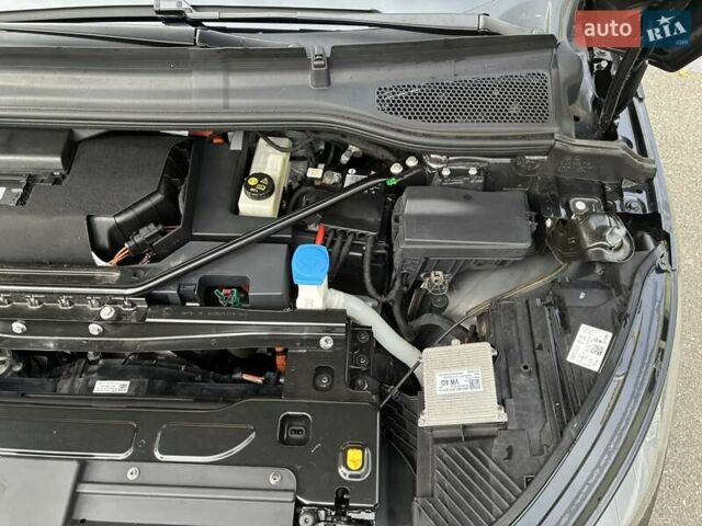 Черный Шкода Enyaq iV, объемом двигателя 0 л и пробегом 144 тыс. км за 26999 $, фото 61 на Automoto.ua