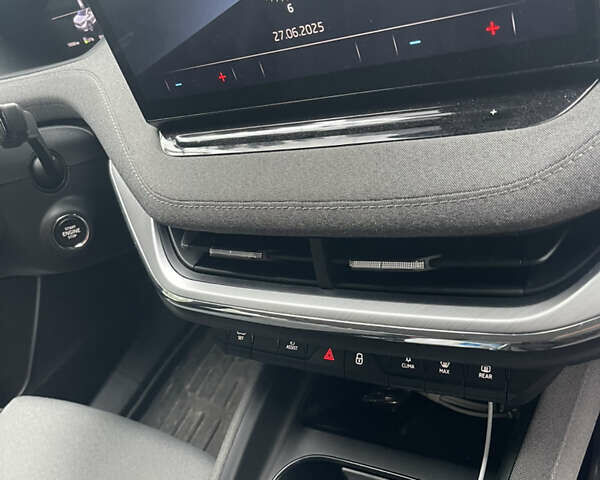 Черный Шкода Enyaq iV, объемом двигателя 0 л и пробегом 150 тыс. км за 20800 $, фото 12 на Automoto.ua