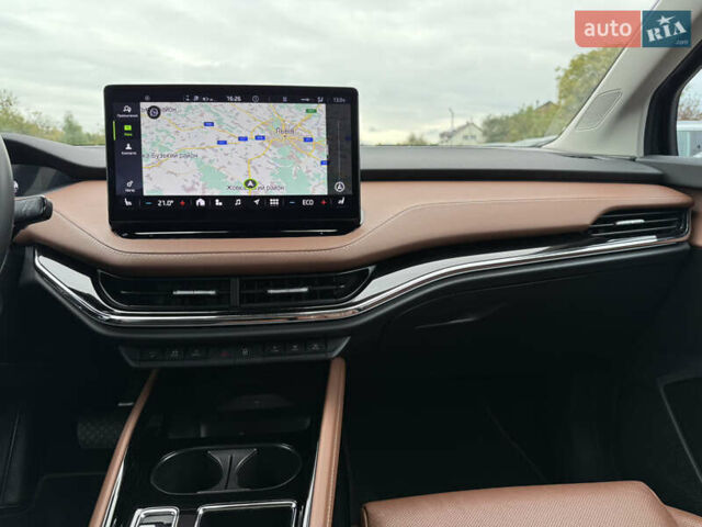 Черный Шкода Enyaq iV, объемом двигателя 0 л и пробегом 111 тыс. км за 27400 $, фото 56 на Automoto.ua