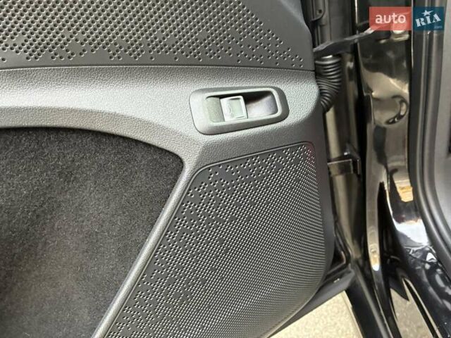 Черный Шкода Enyaq iV, объемом двигателя 0 л и пробегом 144 тыс. км за 26999 $, фото 111 на Automoto.ua