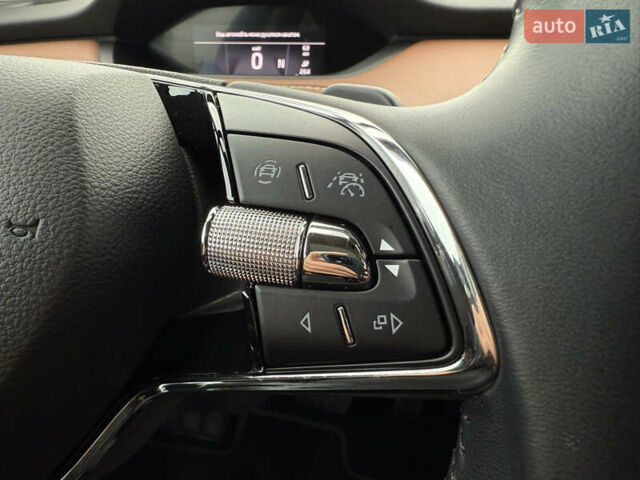 Черный Шкода Enyaq iV, объемом двигателя 0 л и пробегом 111 тыс. км за 28400 $, фото 49 на Automoto.ua