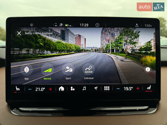 Черный Шкода Enyaq iV, объемом двигателя 0 л и пробегом 111 тыс. км за 28400 $, фото 67 на Automoto.ua